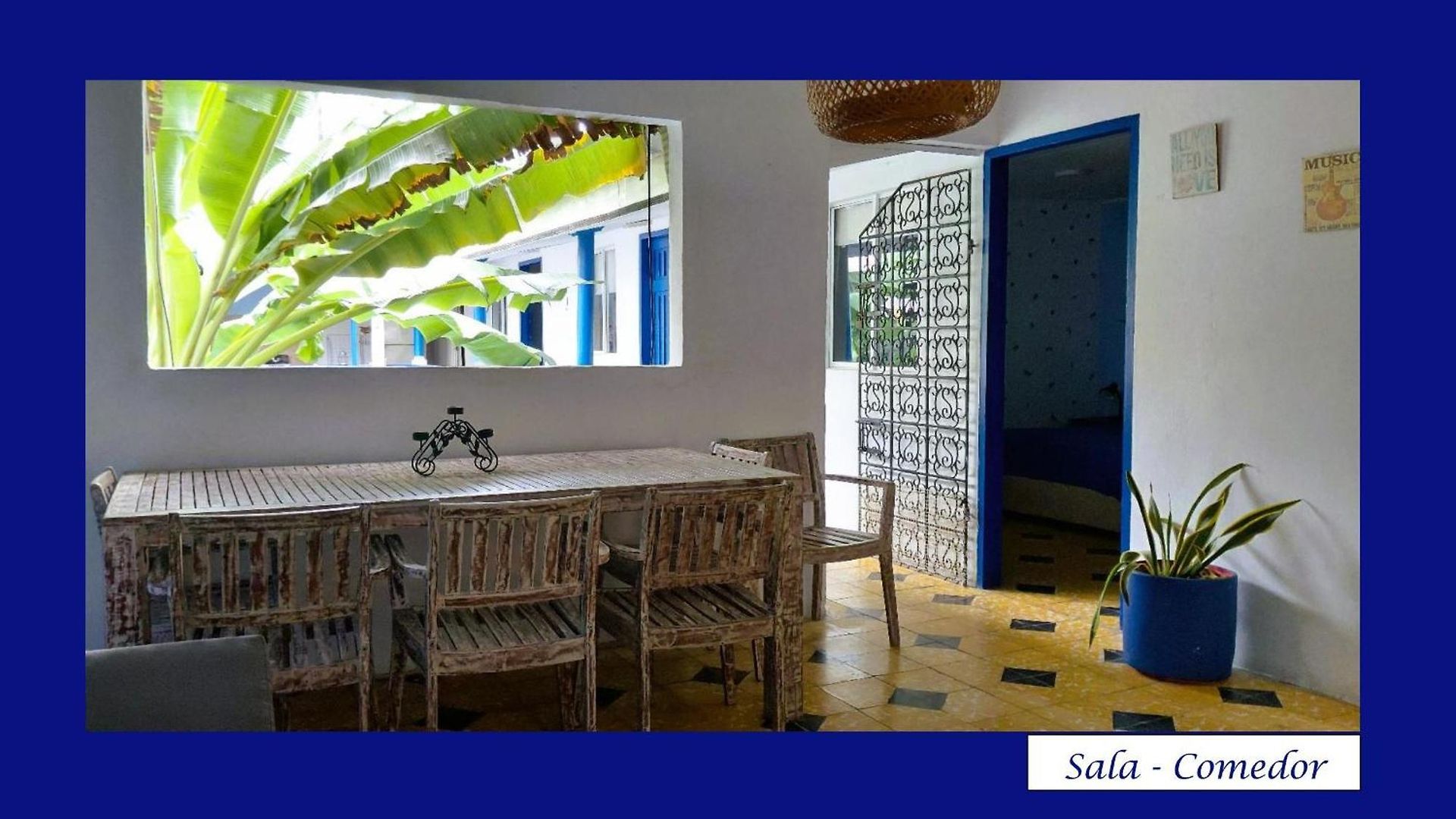 Colonial In San Diego 5 Bedrooms Seven