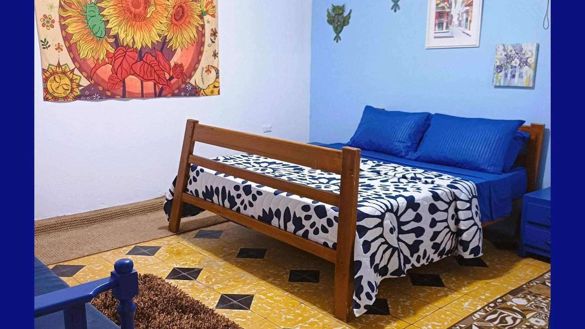 Colonial In San Diego 5 Bedrooms Seven *