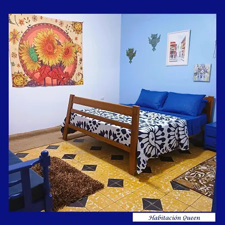 Colonial In San Diego 5 Bedrooms Seven *
